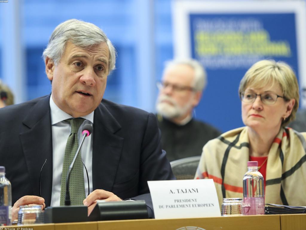 អត្ថបទពិសេស៖ ការពិពណ៌នានិងសារៈសំខាន់